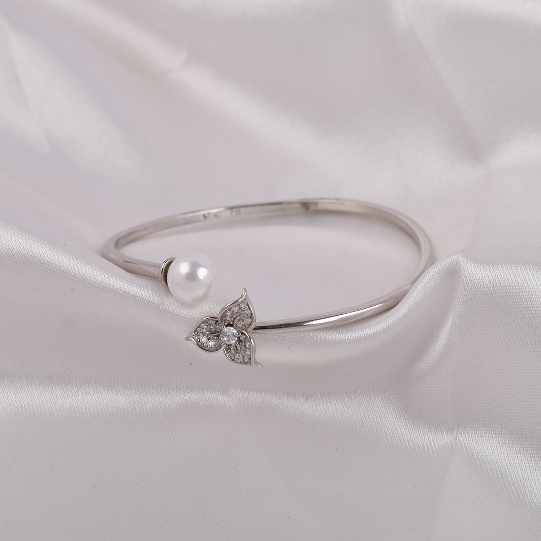 Luna Pearl Silver Bangle
