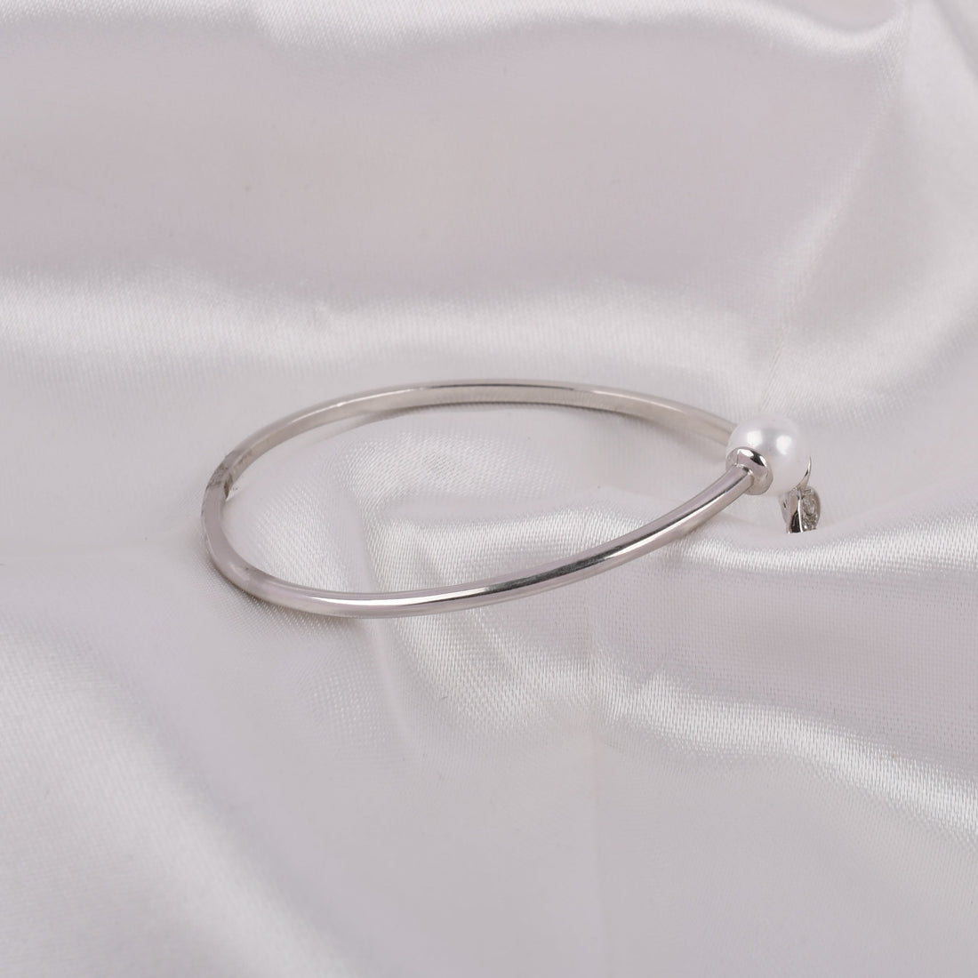 Luna Pearl Silver Bangle