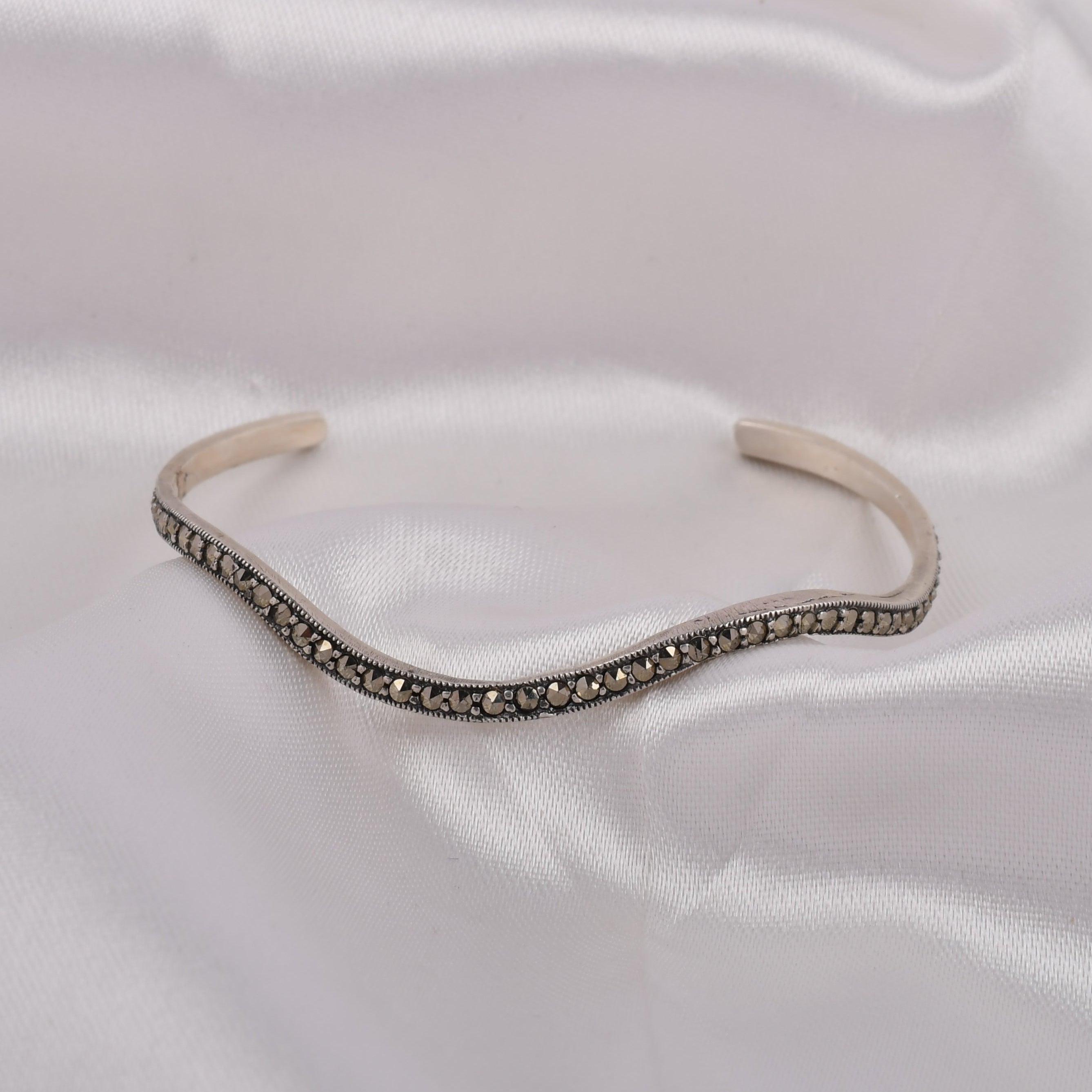 Wave Line Silver Cuff