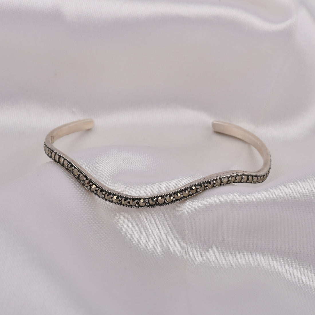 Wave Line Silver Cuff