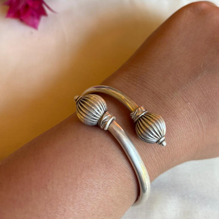 Gulbandh 925 Silver Kada