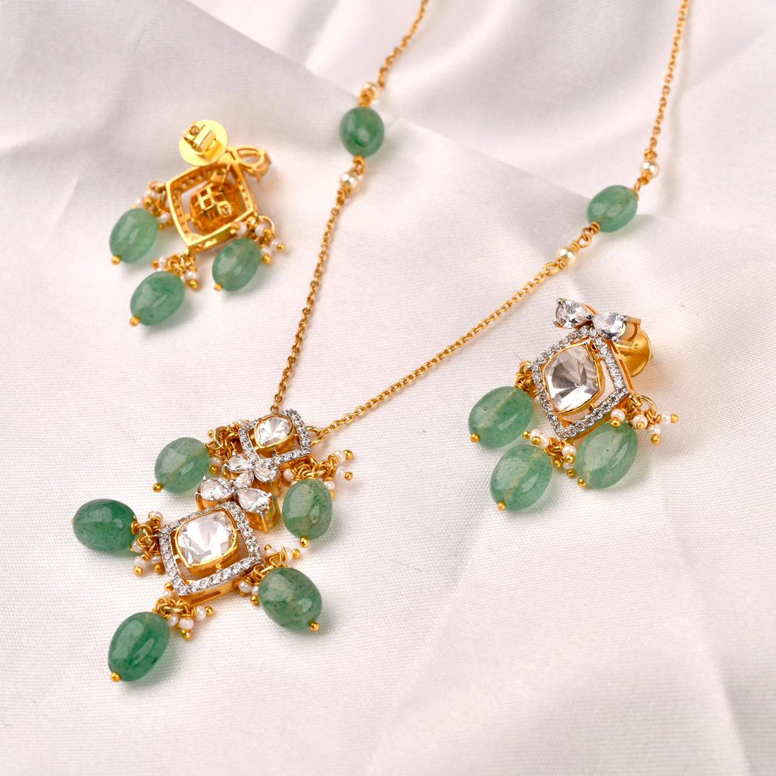 Zariya Pendant Set