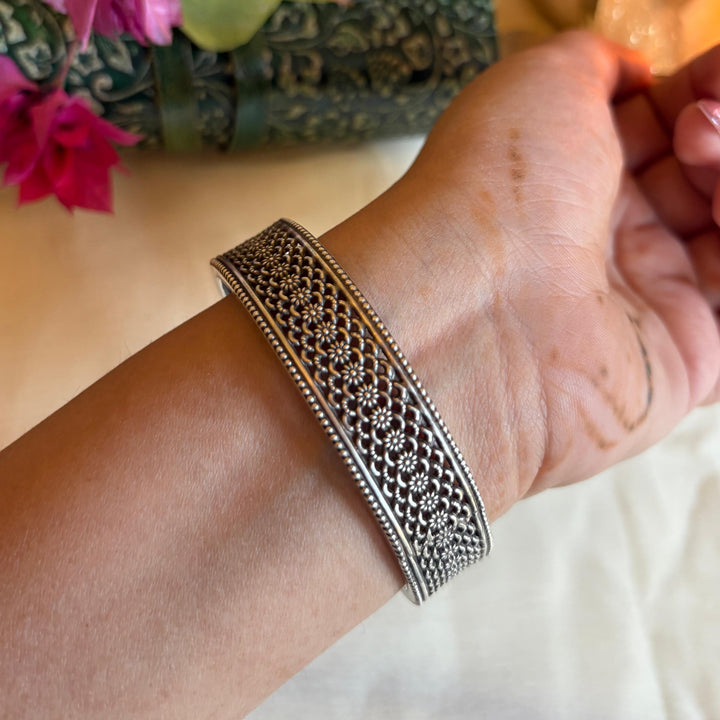 Cutwork 925 Silver Bangle